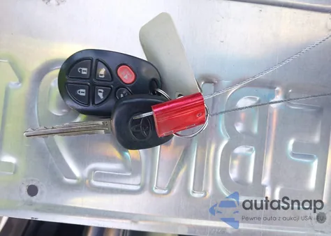 2017 Toyota Sienna Se 8 Passenger z USA, uszkodzony, nr VIN 5TDXZ3DC7HS793784